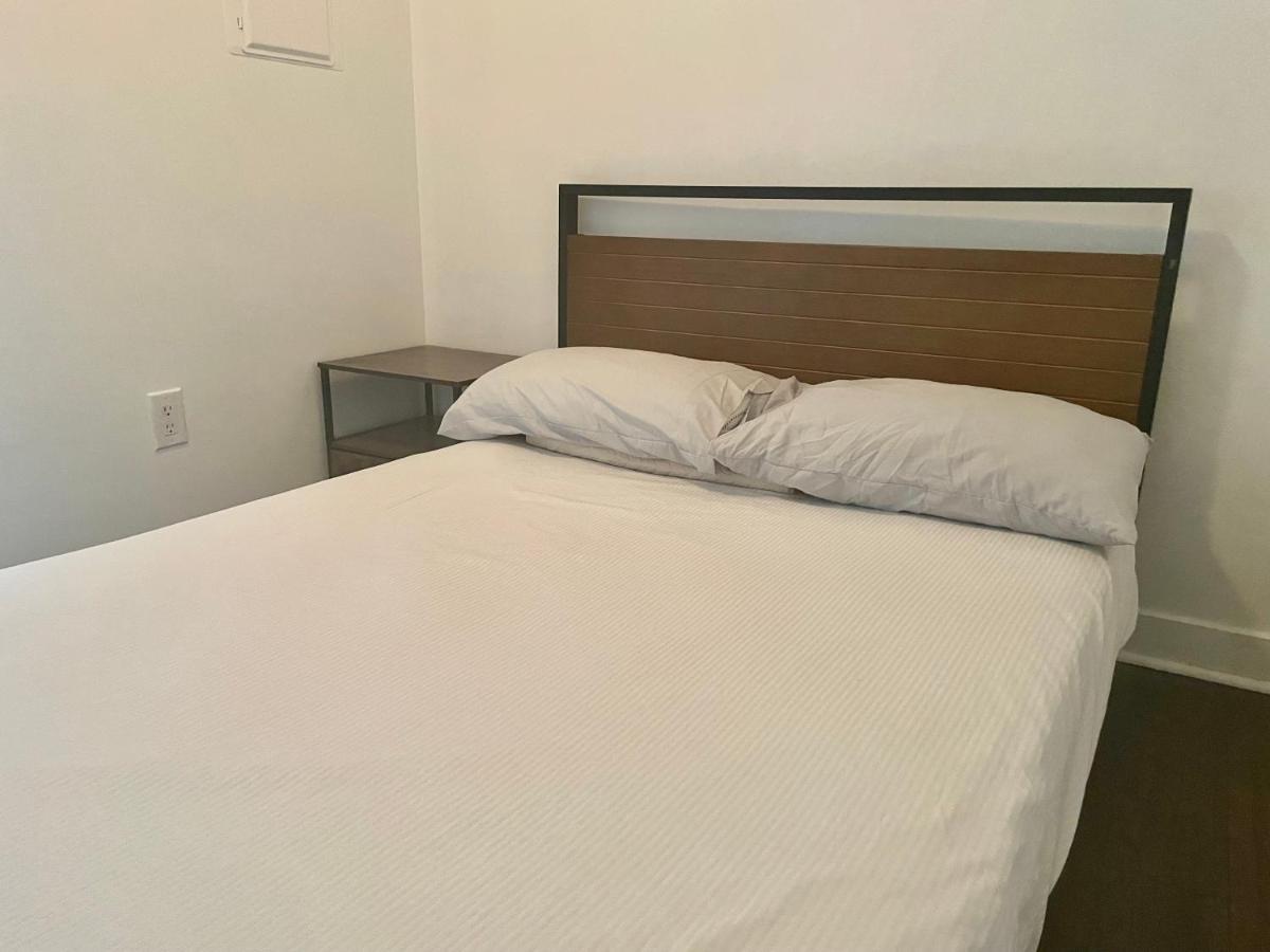 Three Br Condo Step To Cn Tower Rogers Center With Free Parking Торонто Екстер'єр фото