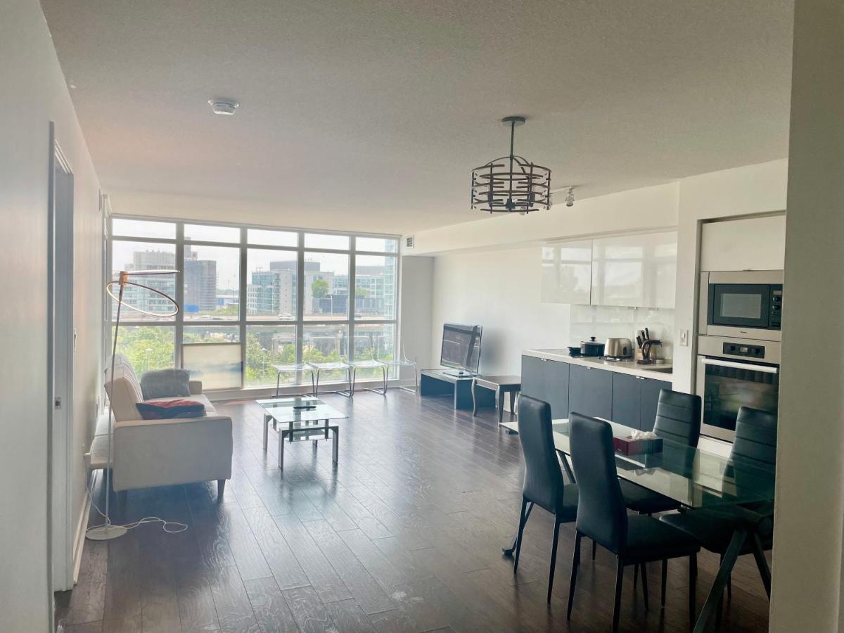 Three Br Condo Step To Cn Tower Rogers Center With Free Parking Торонто Екстер'єр фото