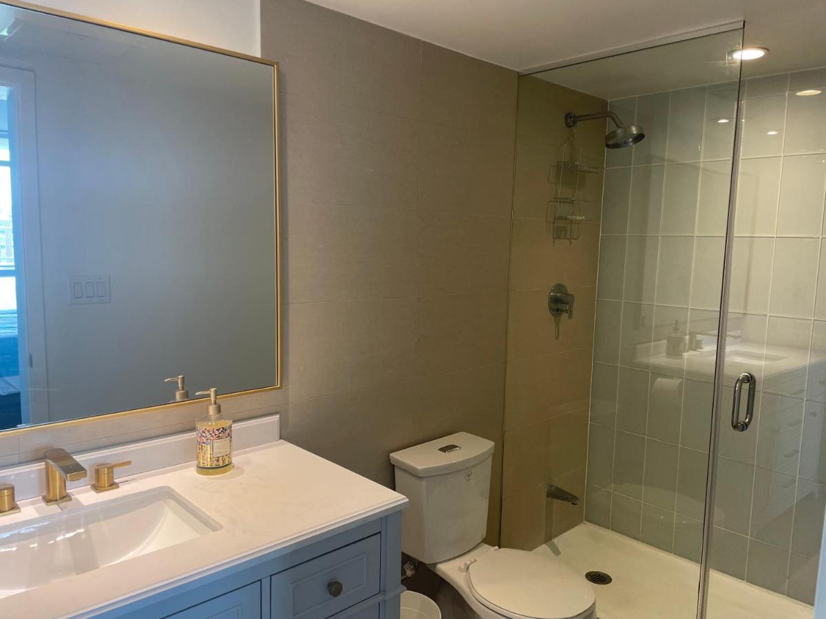 Three Br Condo Step To Cn Tower Rogers Center With Free Parking Торонто Екстер'єр фото