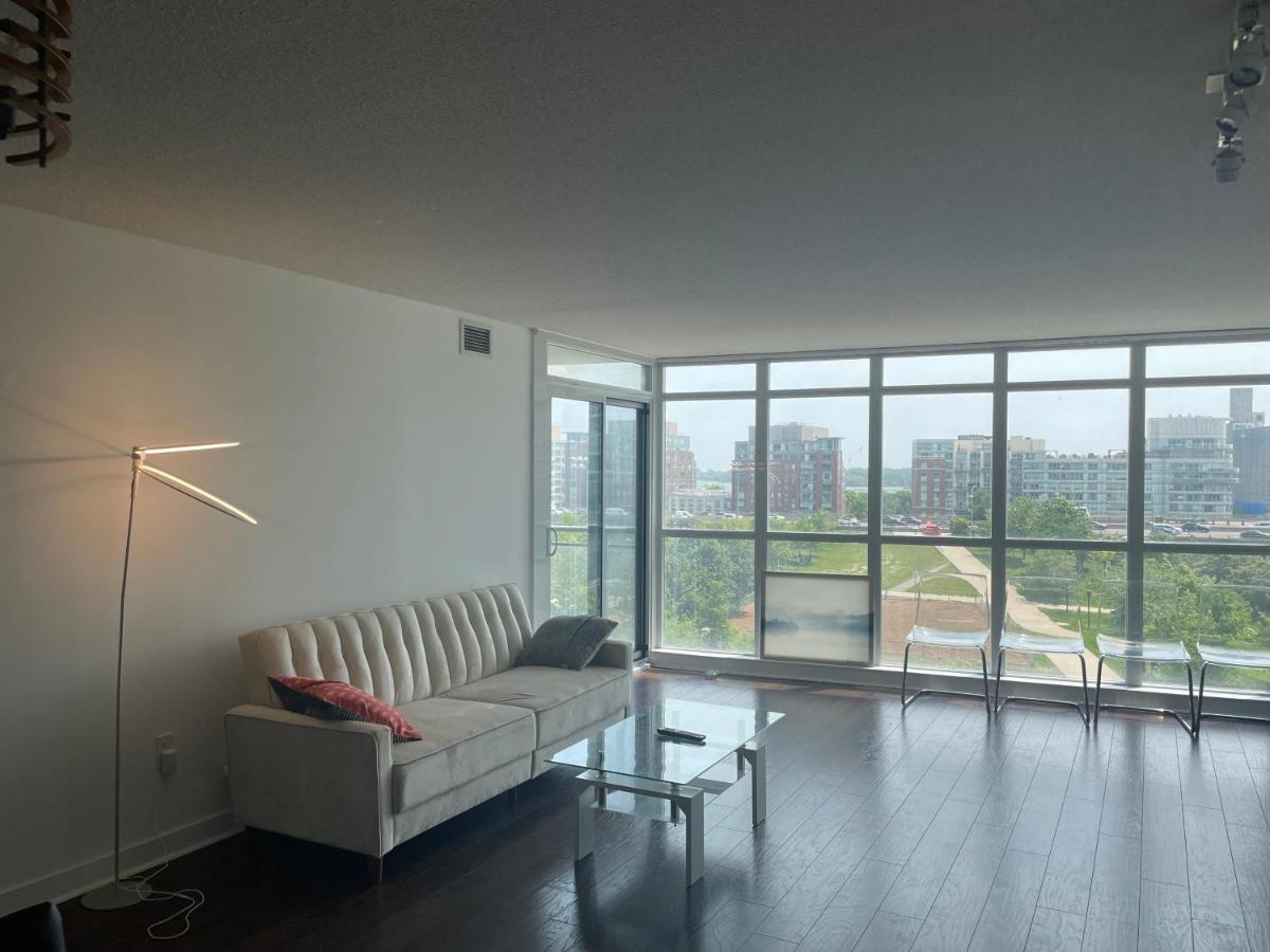 Three Br Condo Step To Cn Tower Rogers Center With Free Parking Торонто Екстер'єр фото