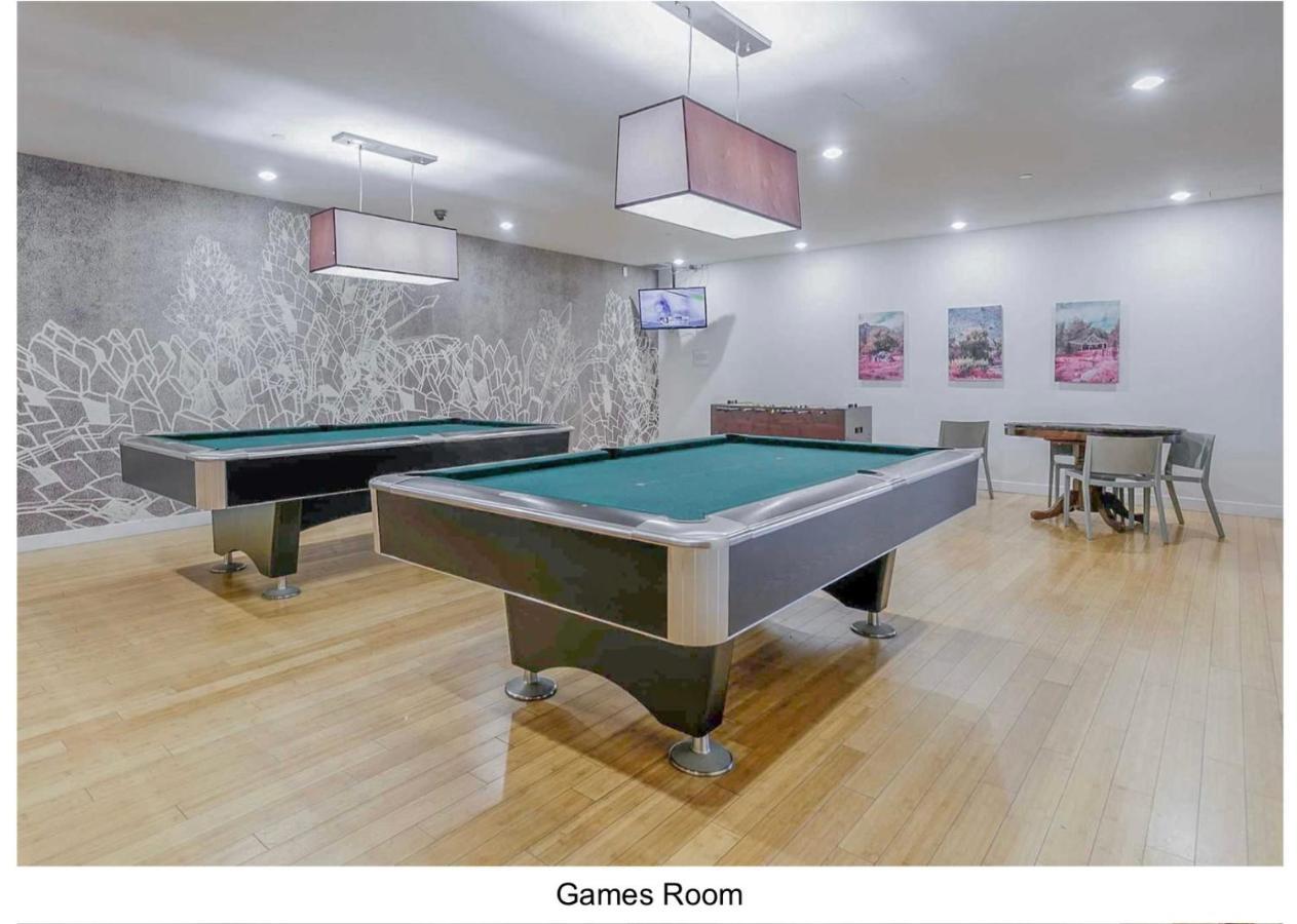 Three Br Condo Step To Cn Tower Rogers Center With Free Parking Торонто Екстер'єр фото