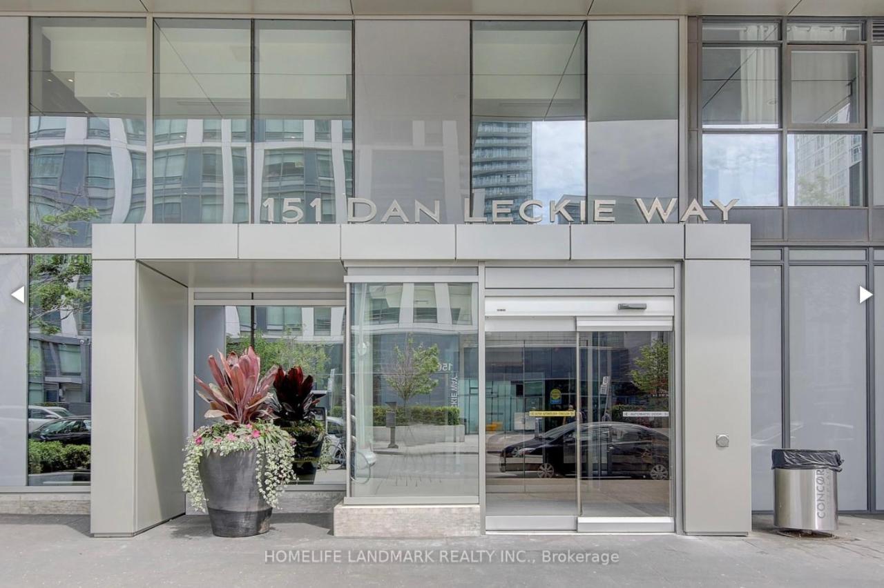 Three Br Condo Step To Cn Tower Rogers Center With Free Parking Торонто Екстер'єр фото