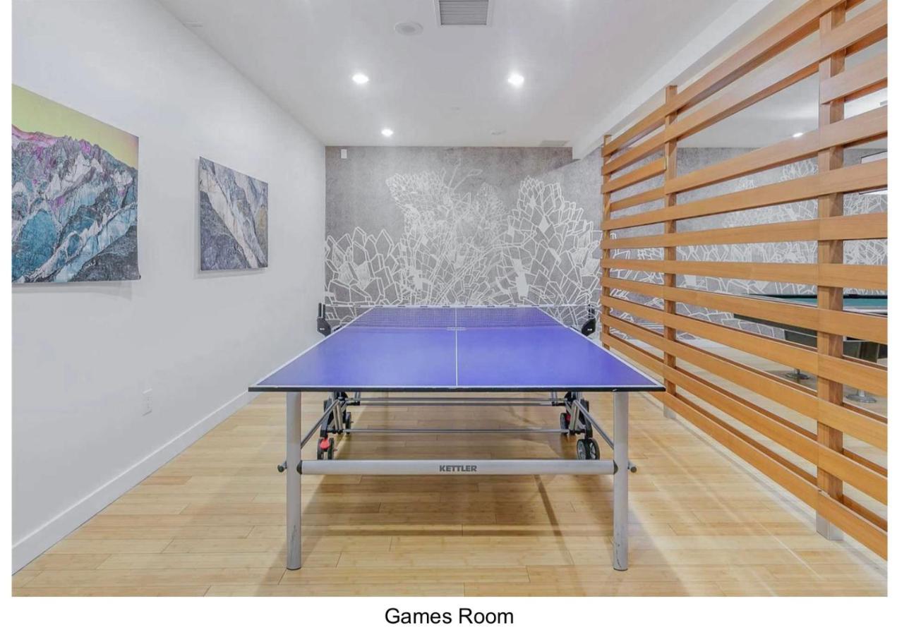 Three Br Condo Step To Cn Tower Rogers Center With Free Parking Торонто Екстер'єр фото