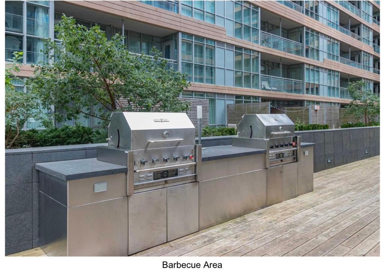 Three Br Condo Step To Cn Tower Rogers Center With Free Parking Торонто Екстер'єр фото