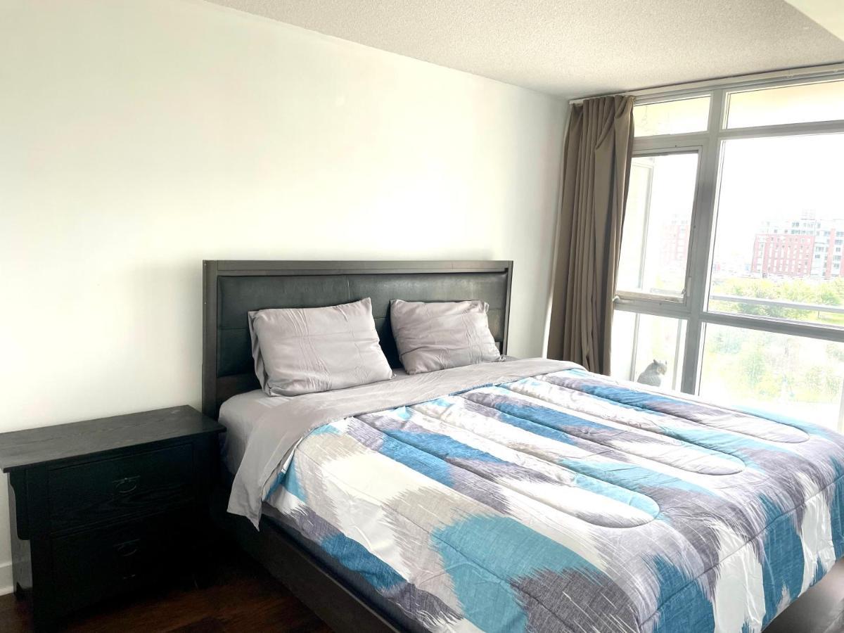 Three Br Condo Step To Cn Tower Rogers Center With Free Parking Торонто Екстер'єр фото